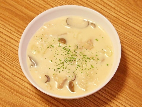 鶏と3種のきのこのクリームシチュー☆米粉★減塩志向